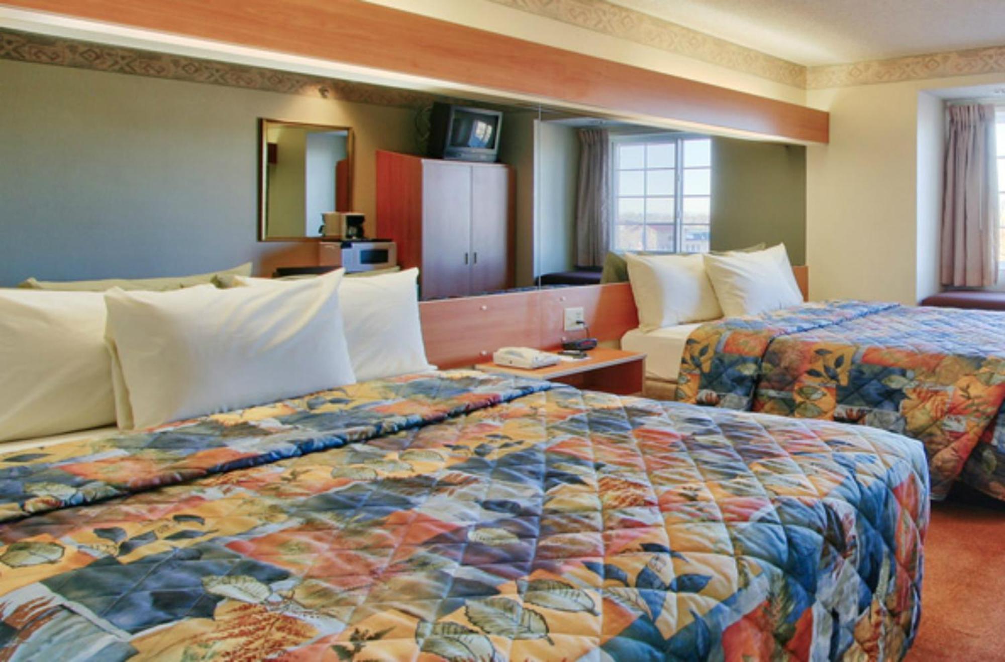 Western Skies Inn & Suites Los Lunas Exterior photo